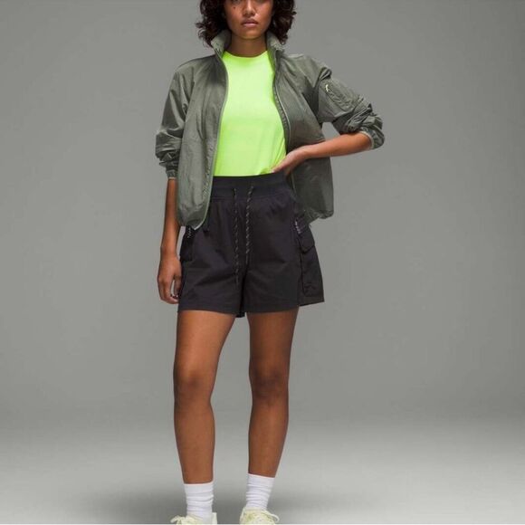 Lululemon Multi-Pocket Cargo High-Rise Hiking Short 5" Size 8 - Picture 8 of 16